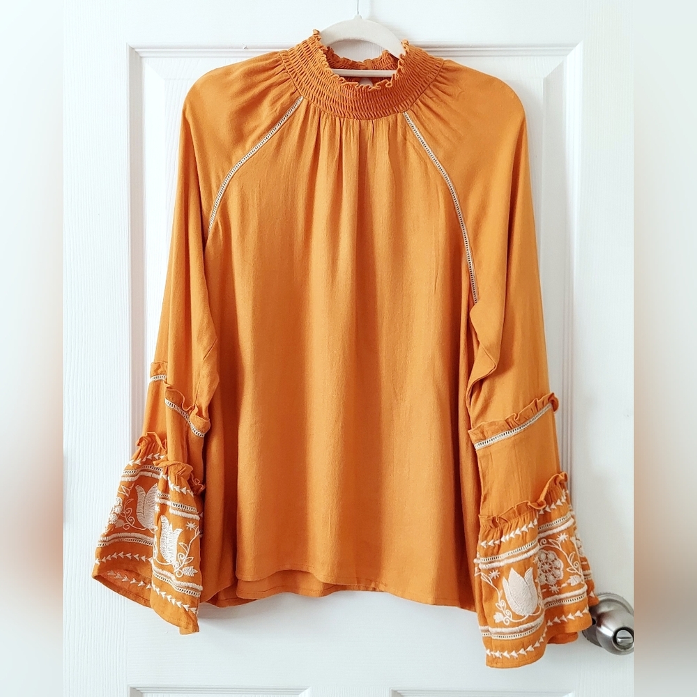 NWOT Rock & Indigo Mock Neck Embroidered Blouse